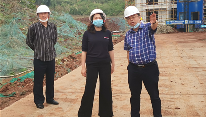市國(guó)資委副主任張力到興學(xué)商務(wù)中心調(diào)研項(xiàng)目建設(shè)、疫情防控工作